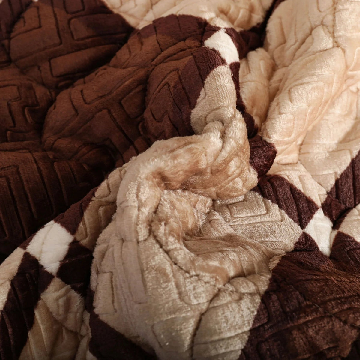 SPLENDOR Embossed 3 Pcs BEDSPREAD SET SP-701