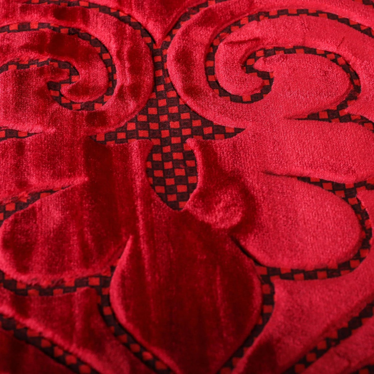 Zardozi 2-Ply Color Embossed Single Blanket – Red