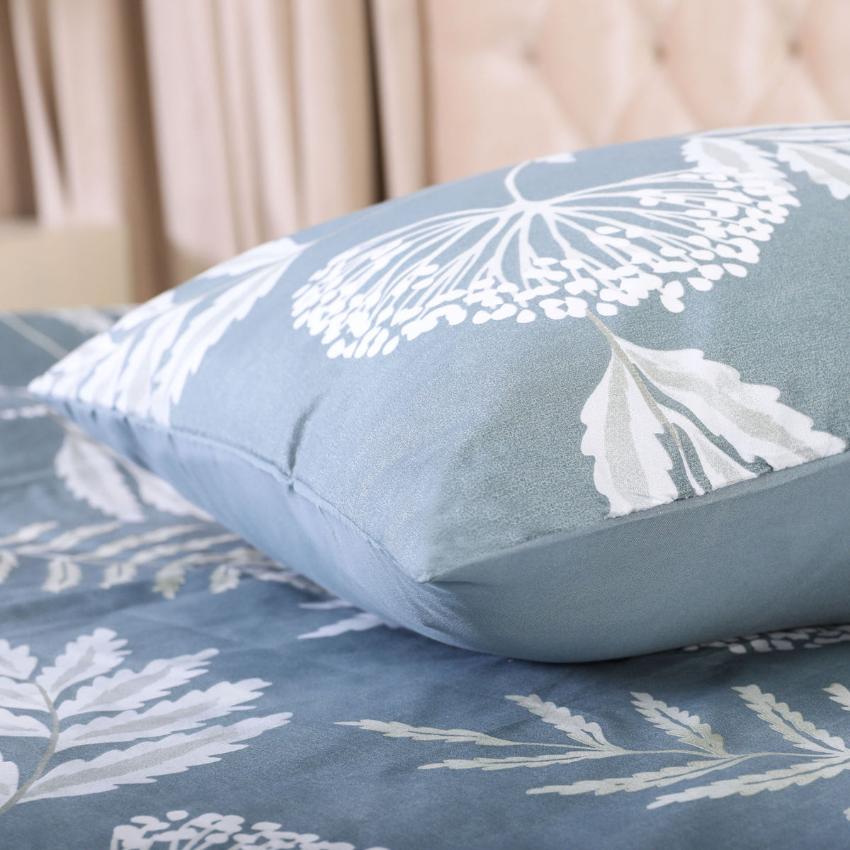 3 PCS Feather Bedsheet Set Blue Fern