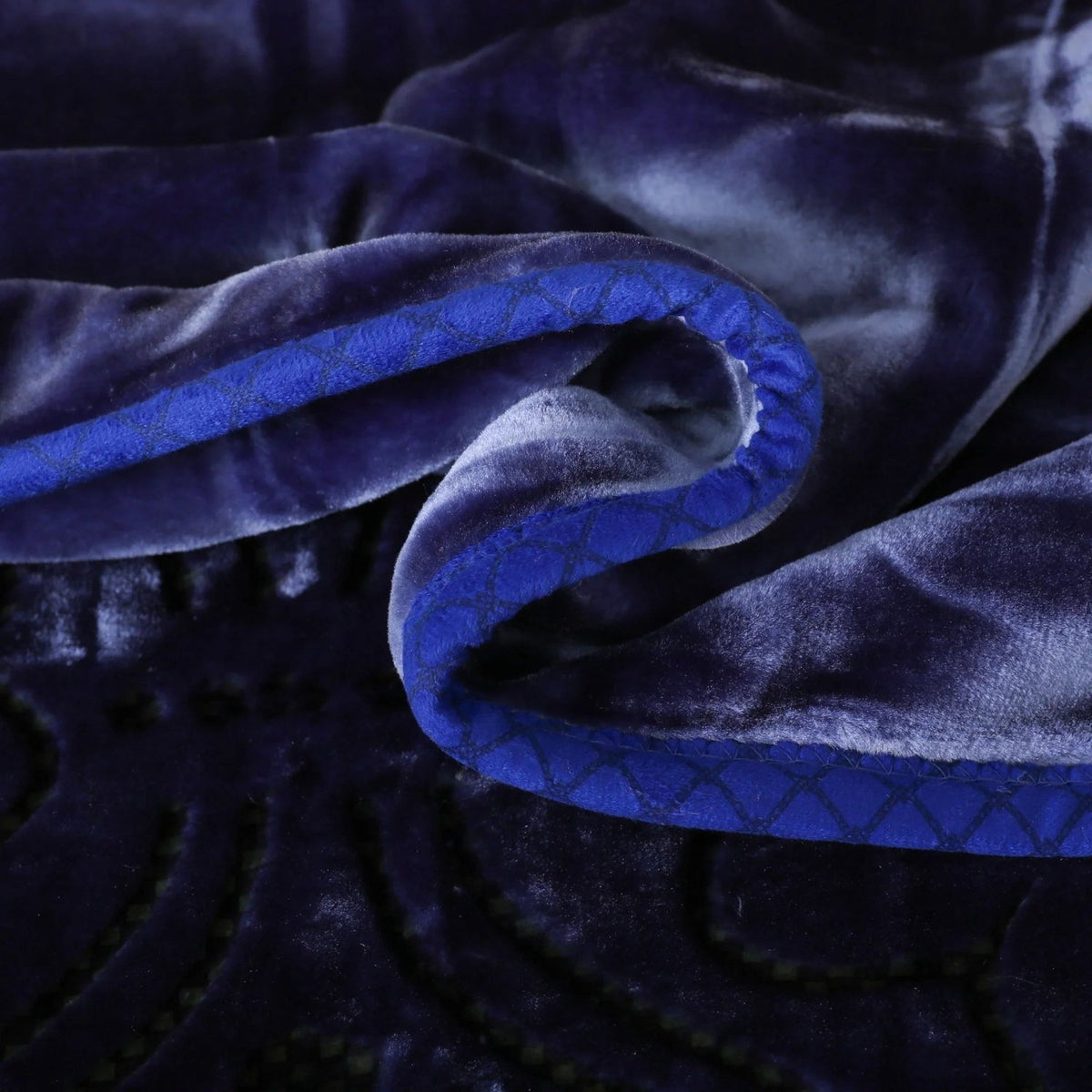 Zardozi 2-Ply Color Embossed Single Blanket – Blue